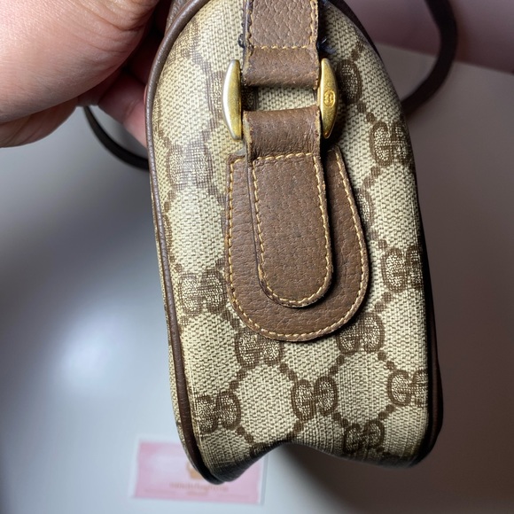 Crossbody - Picture 14 of 16